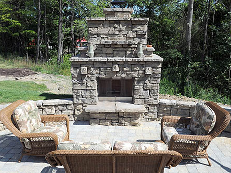 Outdoor fireplace - firepit - outdoor kitchen